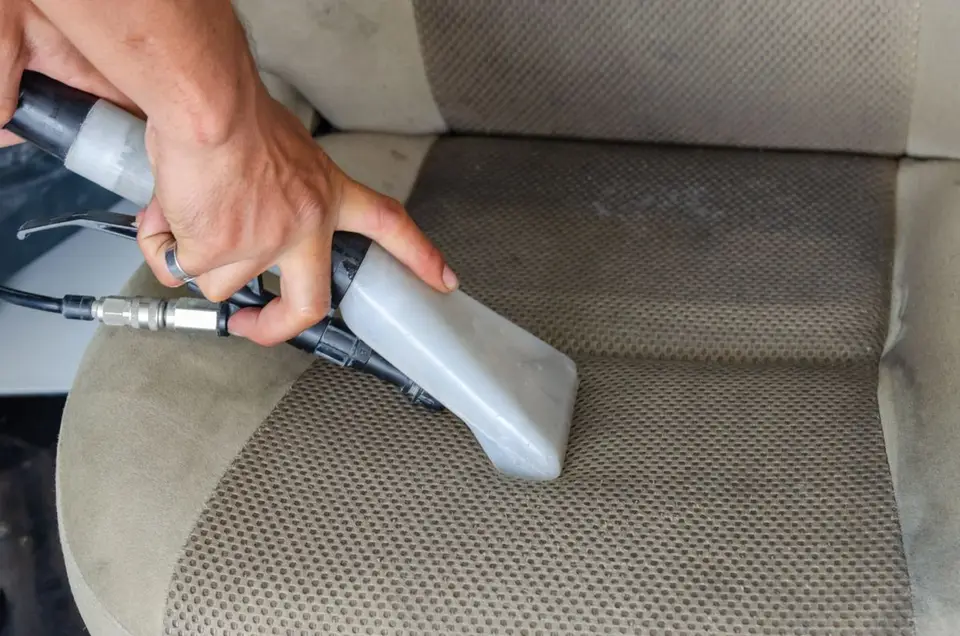 Aspirador de mano para coche: cómo elegir