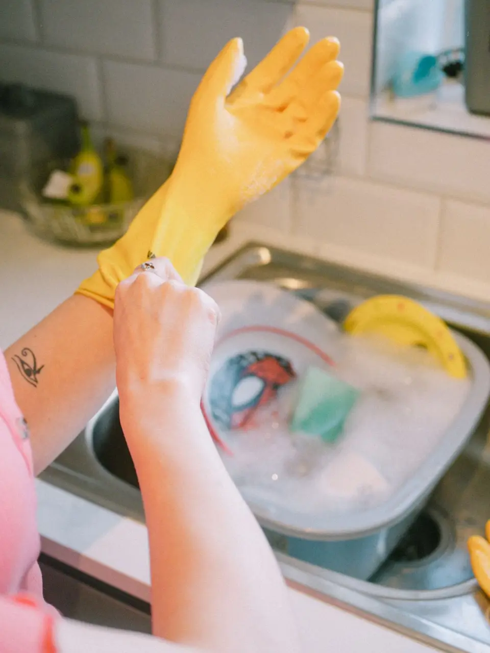 Guantes de limpieza: cuándo son realmente necesarios y cuándo no